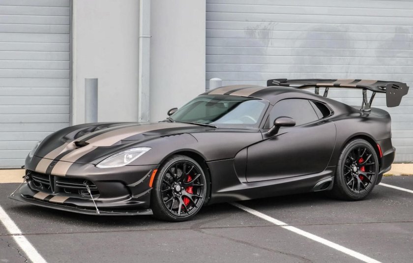 Додж Вайпер 2017