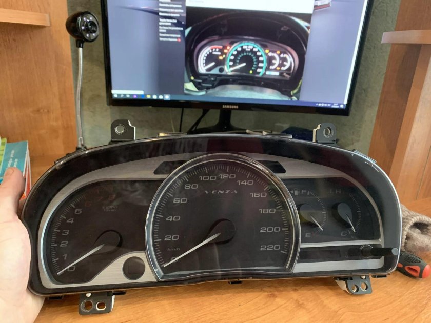 Приборная панель Тойота венза