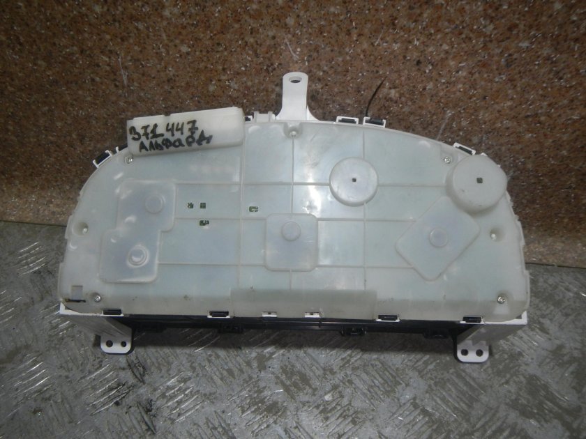 Toyota Alphard панель приборов