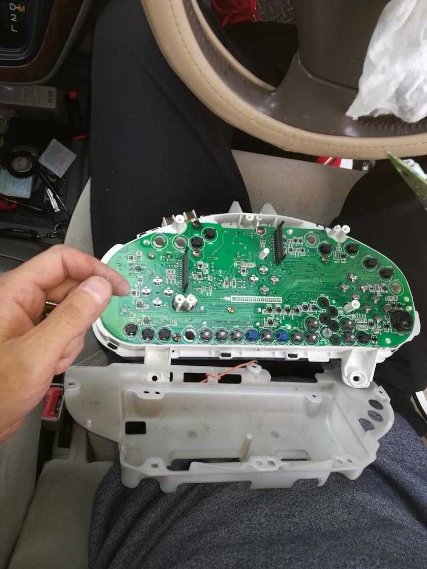 Лампы панели приборов Toyota Yaris 2003