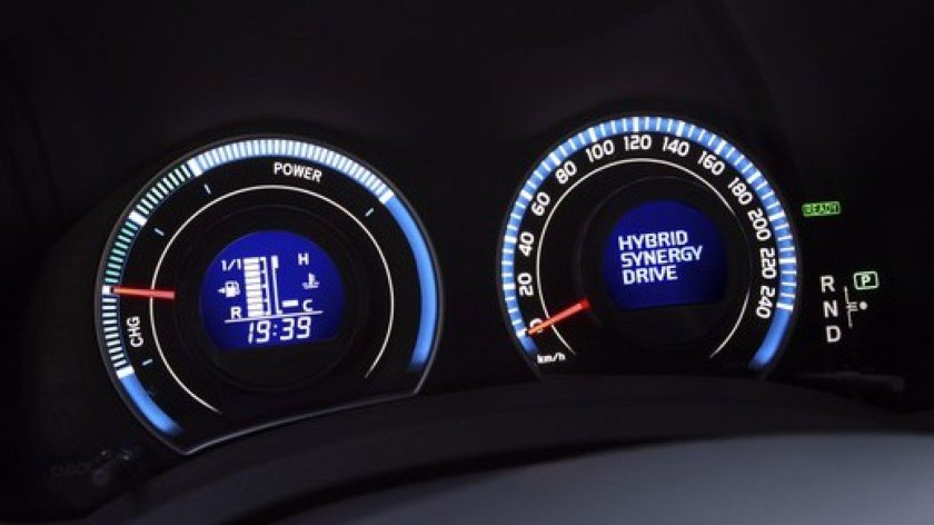 Приборная панель аурис 2010