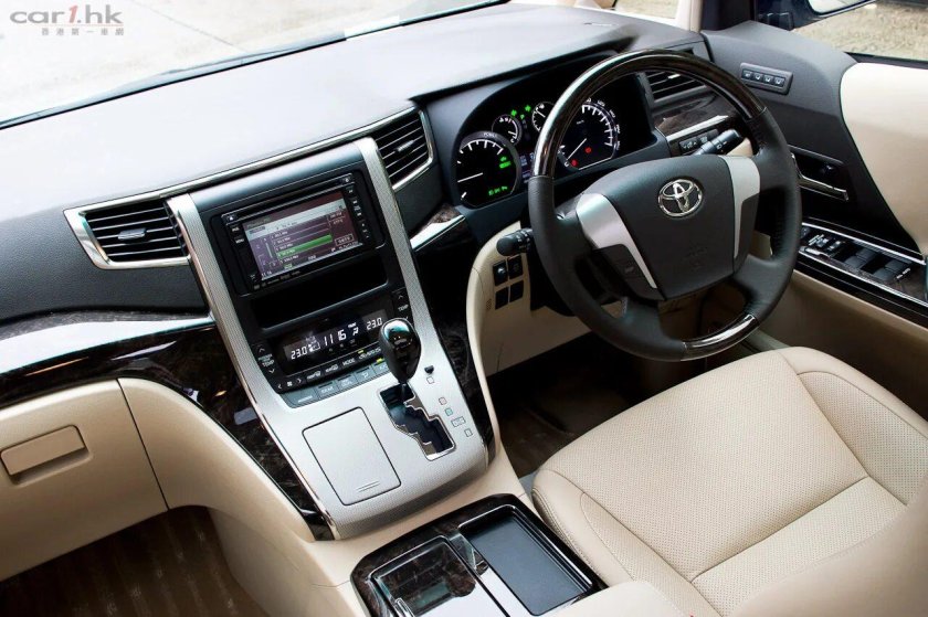 Toyota Alphard 2012 салон