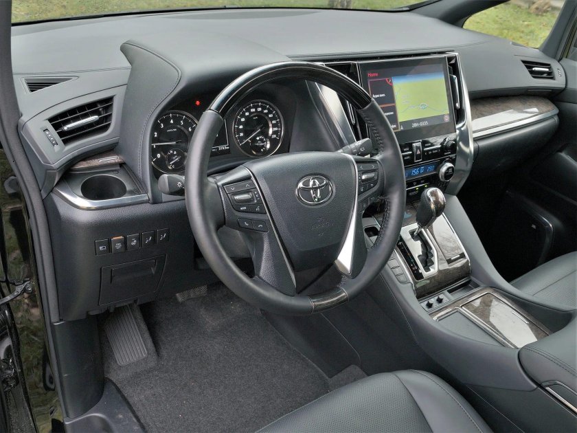 Toyota Alphard 2018 салон