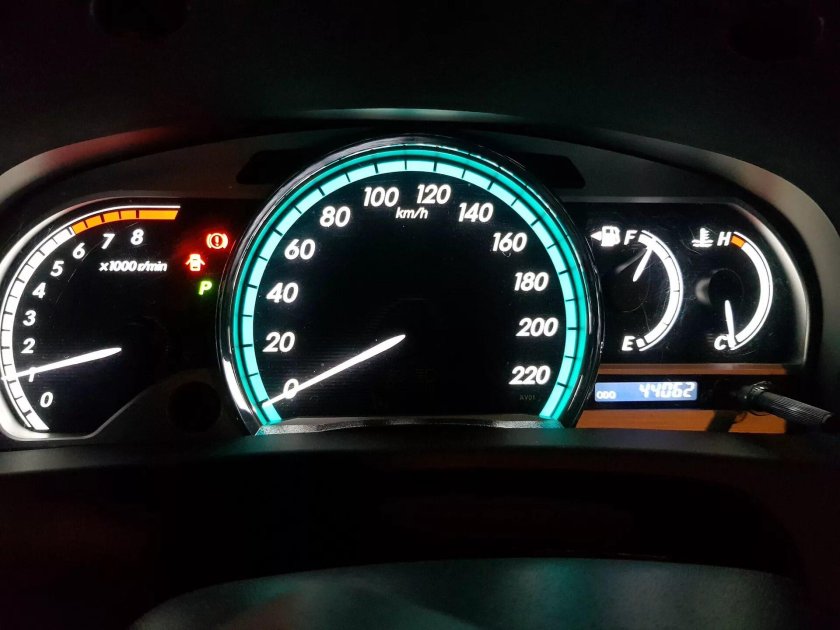 Тойота венза приборка