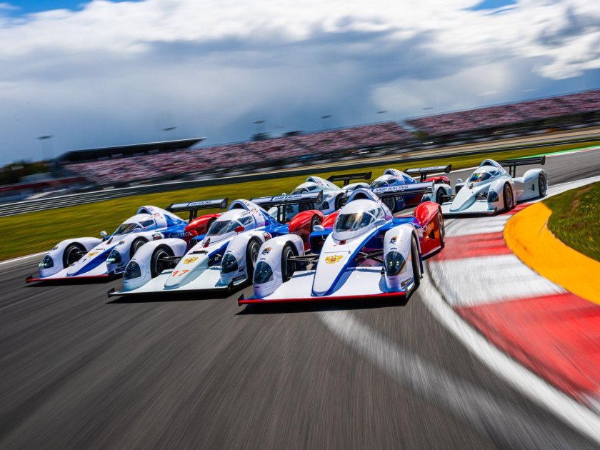 Гоночная машин