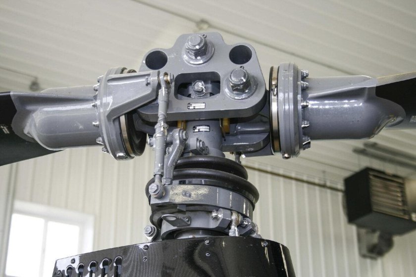 Втулка несущего винта Робинсон 44