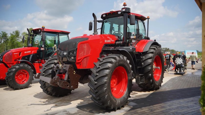 Новый трактор беларус