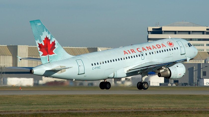 Самолет Air Canada