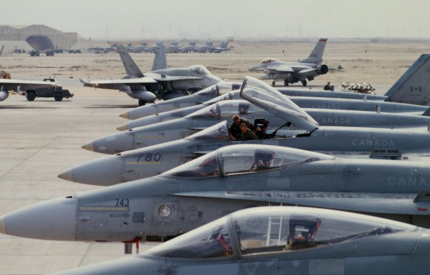 CF f18 самолет