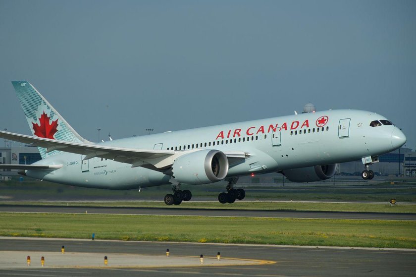 Самолет Air Canada