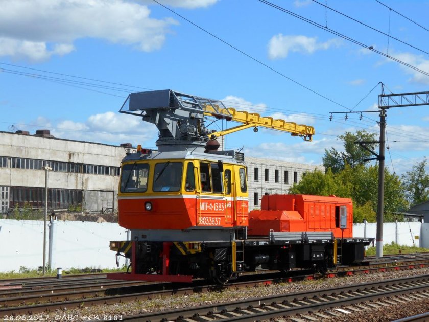 Мотовоз погрузочно-транспортный МПТ-4