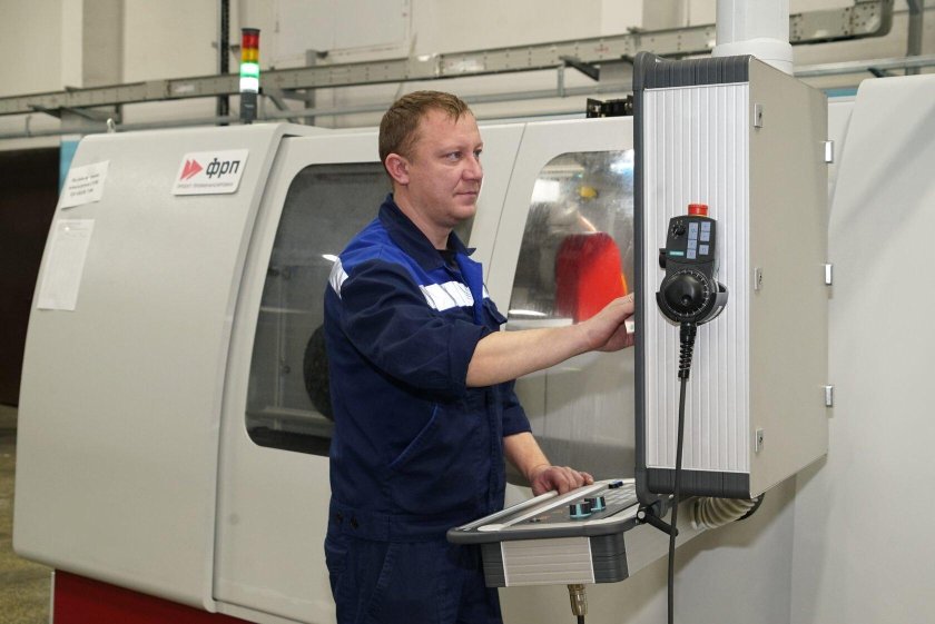 Сарапульский электрогенераторный завод 80 лет