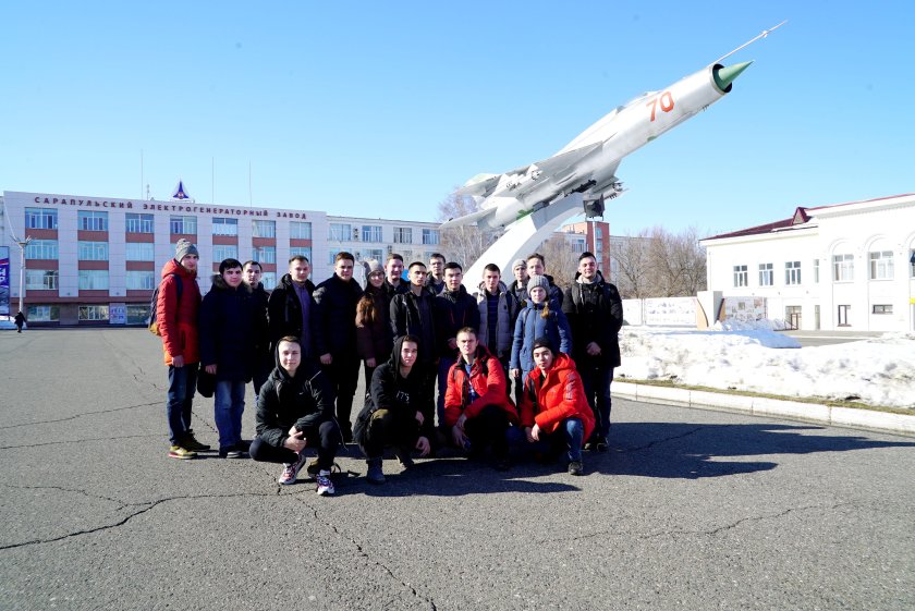 СЭГЗ самолет на площади