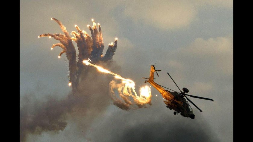 Ми-28 вертолёт стреляет