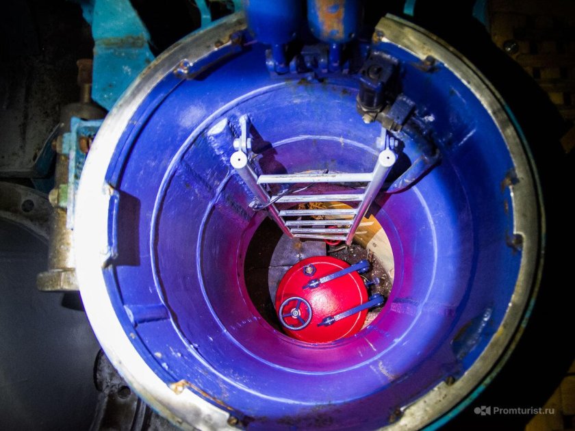 Внутри рубки к 19