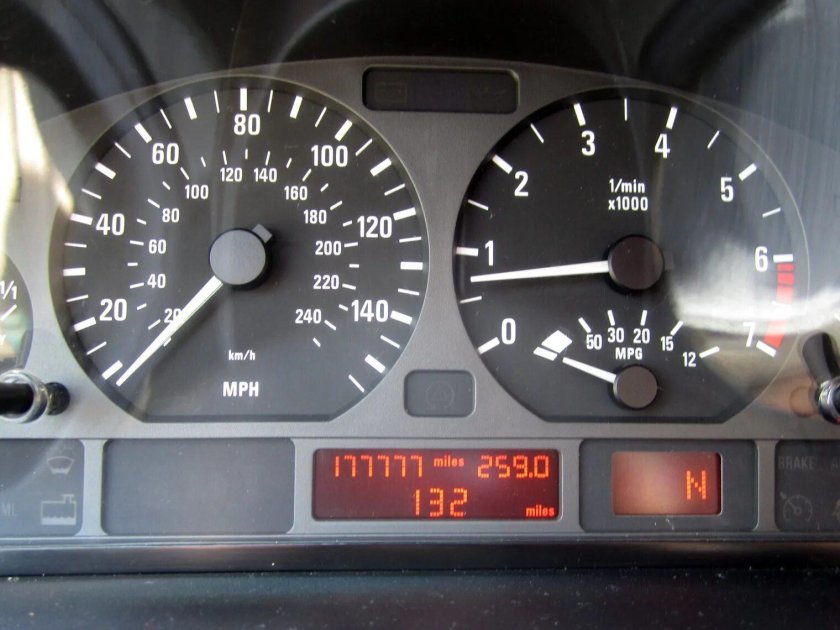 БМВ е46 спидометр