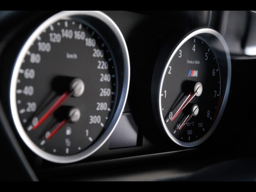 BMW x6 спидометр