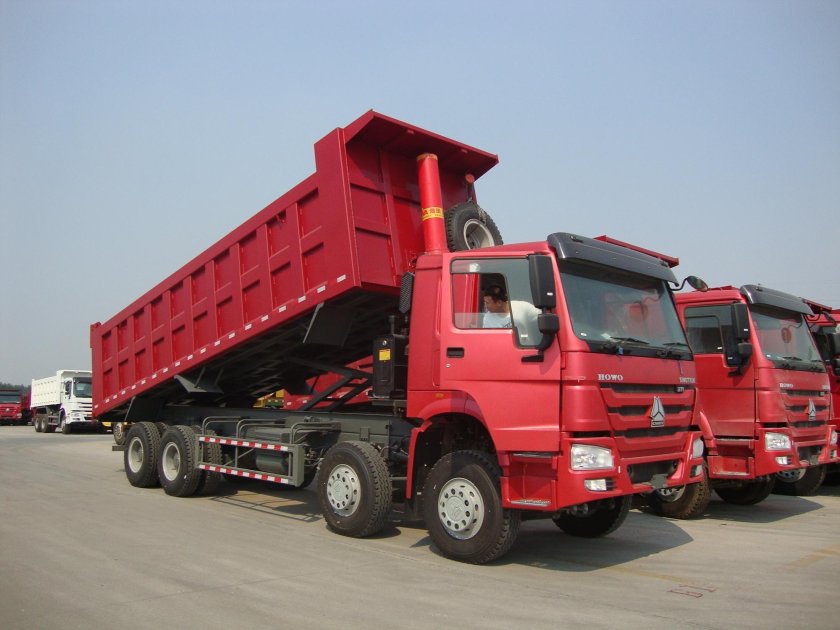 Грузовик самосвал HOWO 40 тонн