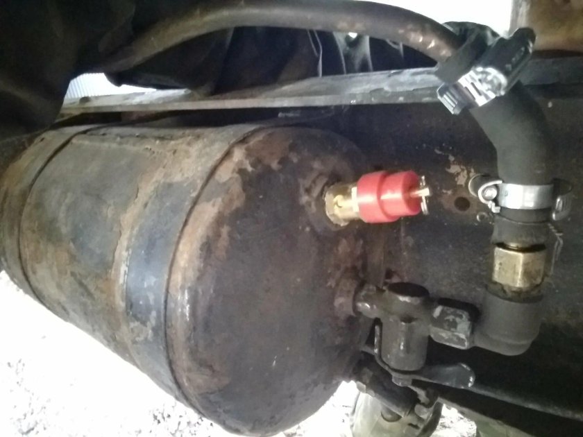 Шланг подкачки ресивера ГАЗ 3309