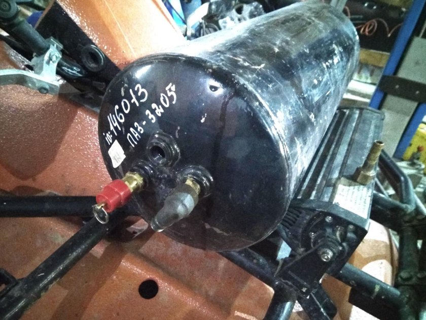 Крепление ресивера ПАЗ 3205