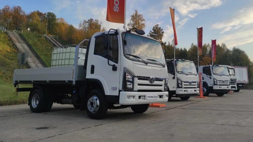 Среднетоннажные грузовики