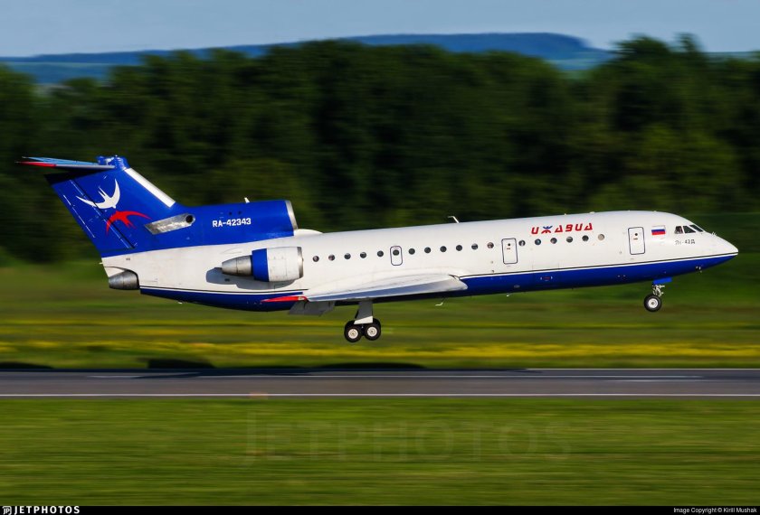 Як-42д ижавиа