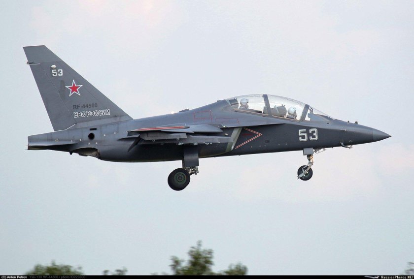 Як-130 в Монино