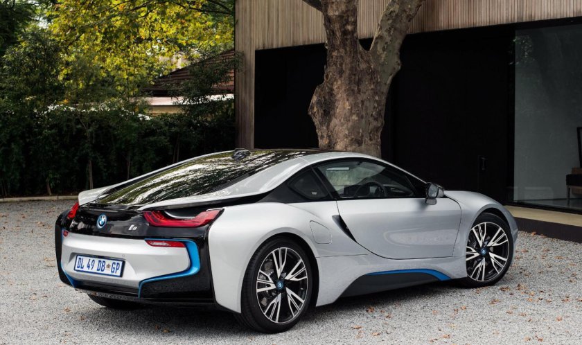 BMW i8 2021