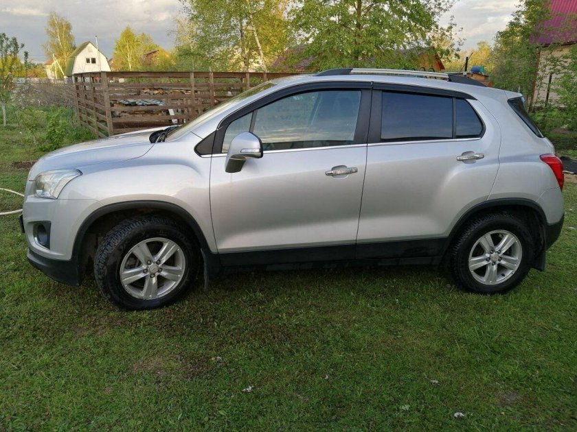 Серый шевроле