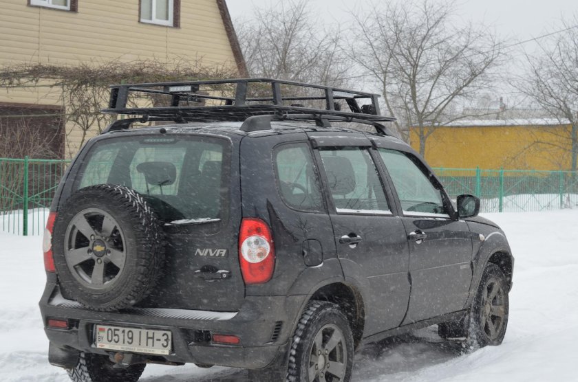 Экспедиционный багажник на Шеви ниву