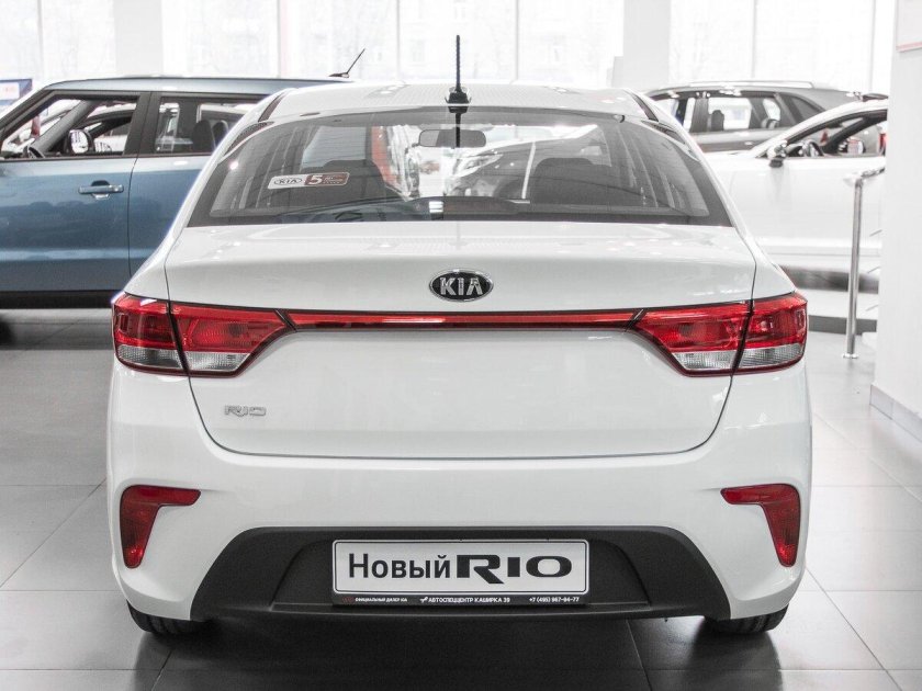 Kia Rio 2018 сзади