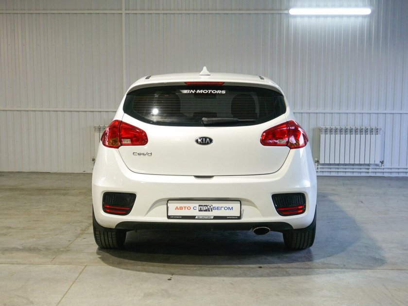 Киа СИД 2015 белый