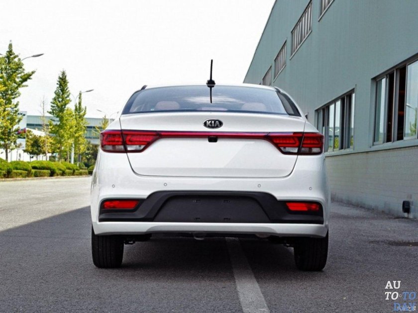 Kia Rio 2017 сзади