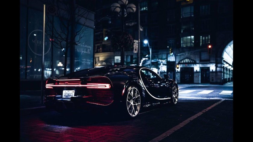 Бугатти Вейрон ночью