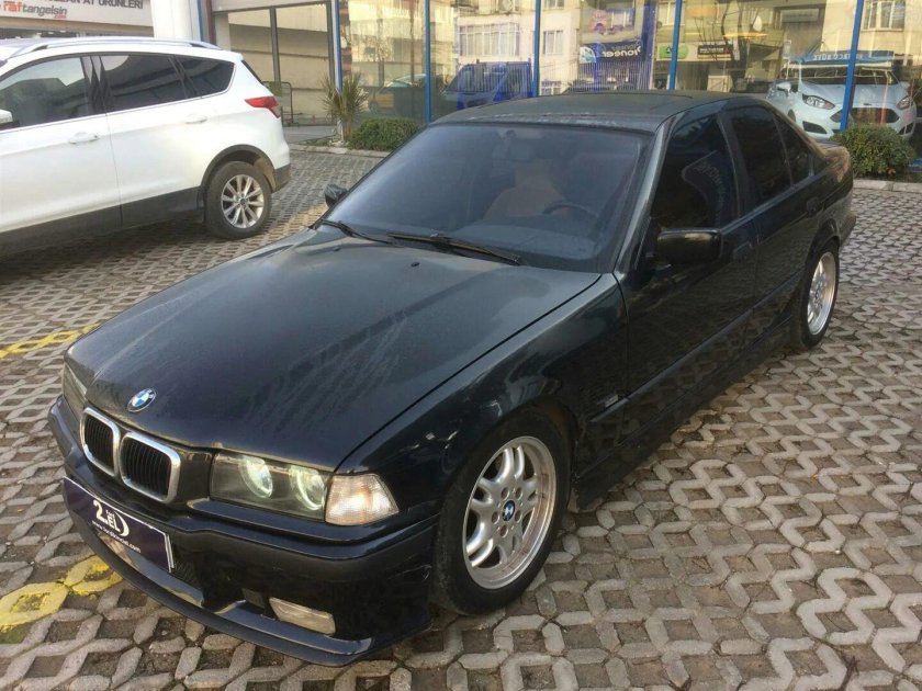 BMW 320i 1995