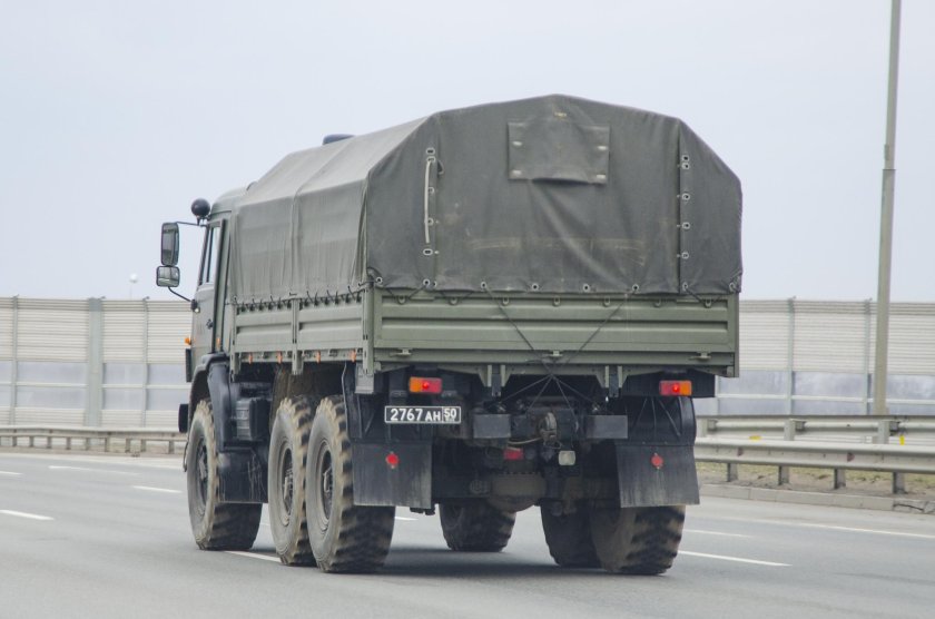 КАМАЗ 5350 сзади