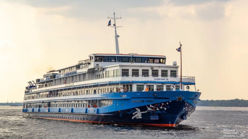 Теплоход симфония севера