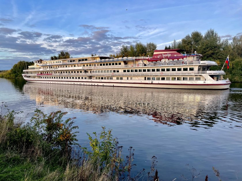 Теплоход Дунаевский Санкт-Петербург