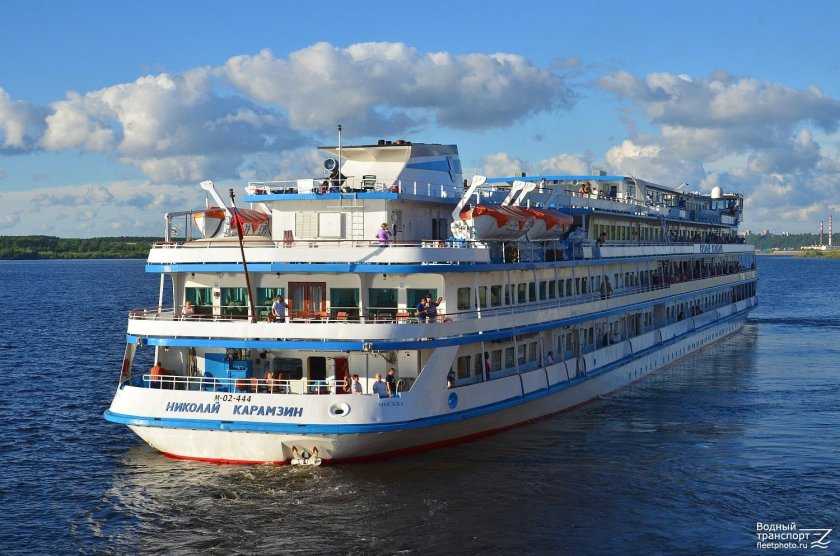 Николай Карамзин теплоход