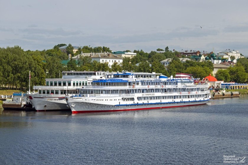 Теплоход Тимирязев картинка