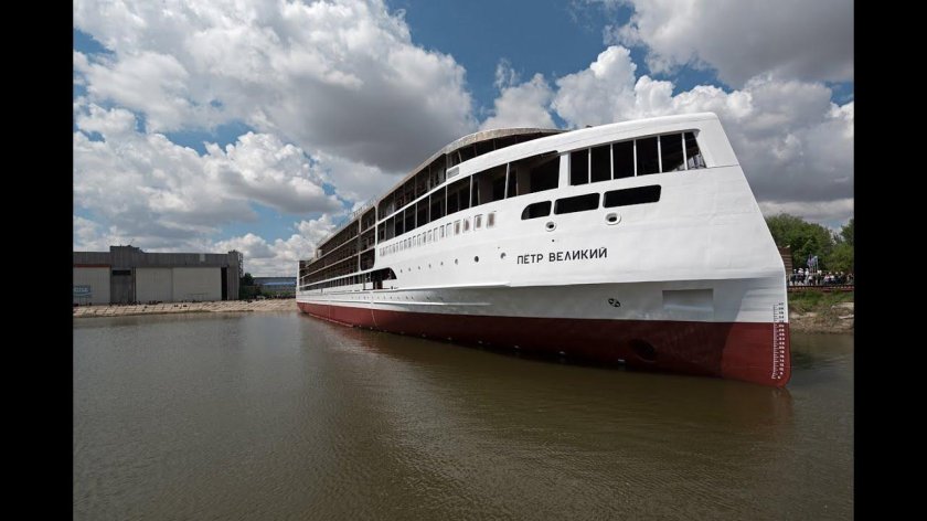 Круизный теплоход проекта pv300vd «Петр Великий»