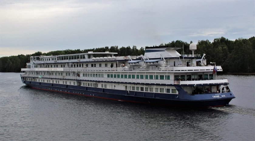 Речной теплоход пр. 301 «Владимир Ильич»