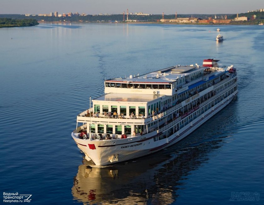 Теплоход нижний новгород водоход