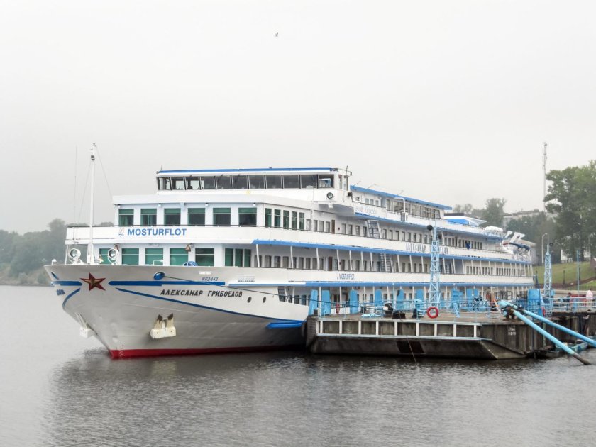 Теплоход Александр Грибоедов