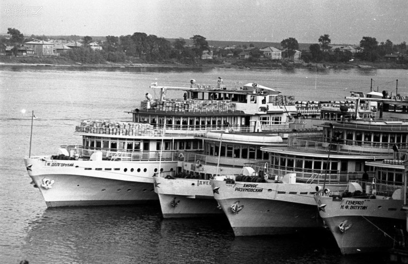 Юрий Долгорукий теплоход 588