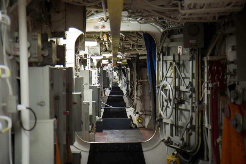 Военный корабль внутри