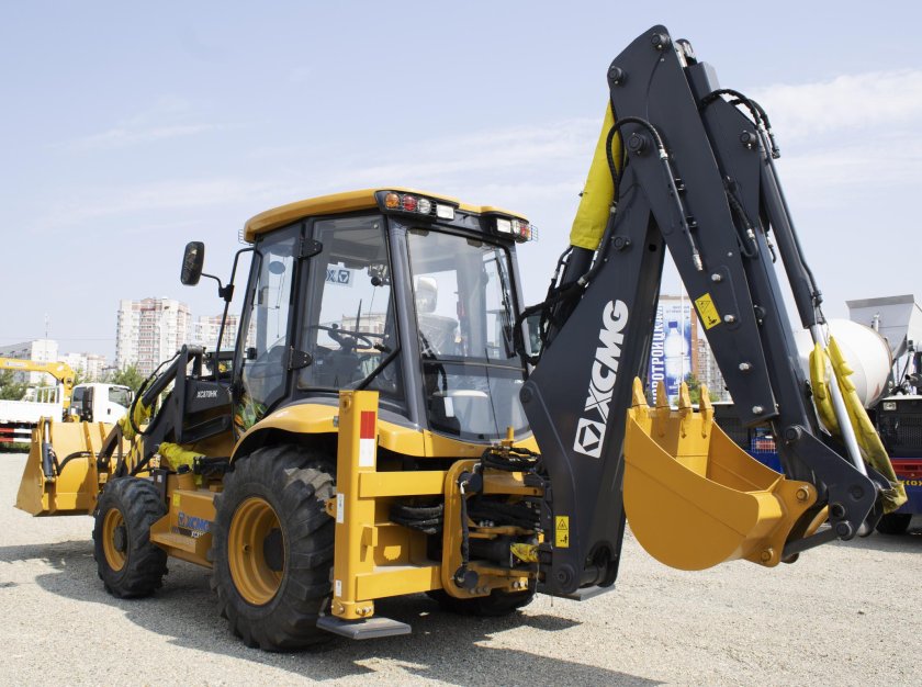 Экскаватор погрузчик xcmg