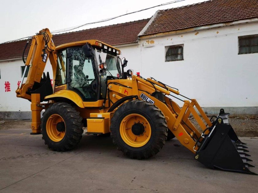 Экскаватор-погрузчик bull 4sx