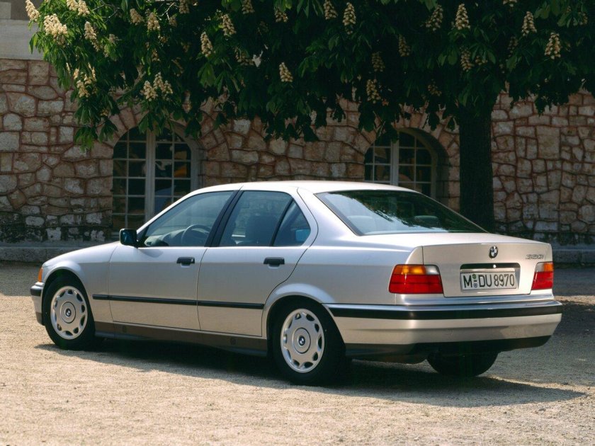 BMW e36 325 sedan