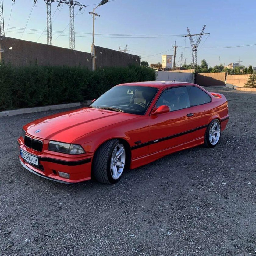 BMW e36 hellrot
